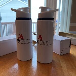 NWT - Set of 2 Marriott Resort Waikoloa Beach Water Bottles